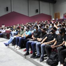 Las y los estudiantes fueron convocados en el auditorio de la sede