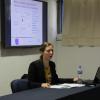 La doctora Sara Albiez-Wiek durante su presentación