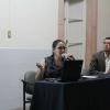 La restauradora Laura Milán en su exposición, la acompaña el doctor David Carbajal