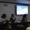 Al frente se encuentran las tres ponentes
