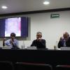 El maestro Eric Cach expone sus puntos de vista en la mesa de diálogo